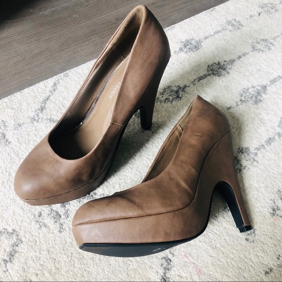 NEVER WORN JustFab Heels - Picture 2 of 4